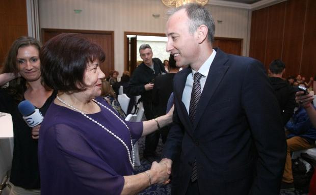 Допълнителни стимули за учителите